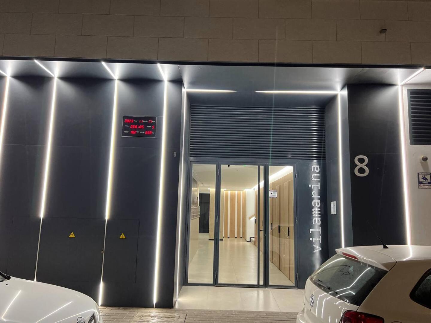 Apartamentos Nuevo Con Aire Y Wifi Águilas Exterior foto